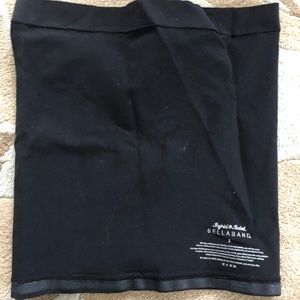 Ingrid and Isabel Bella band